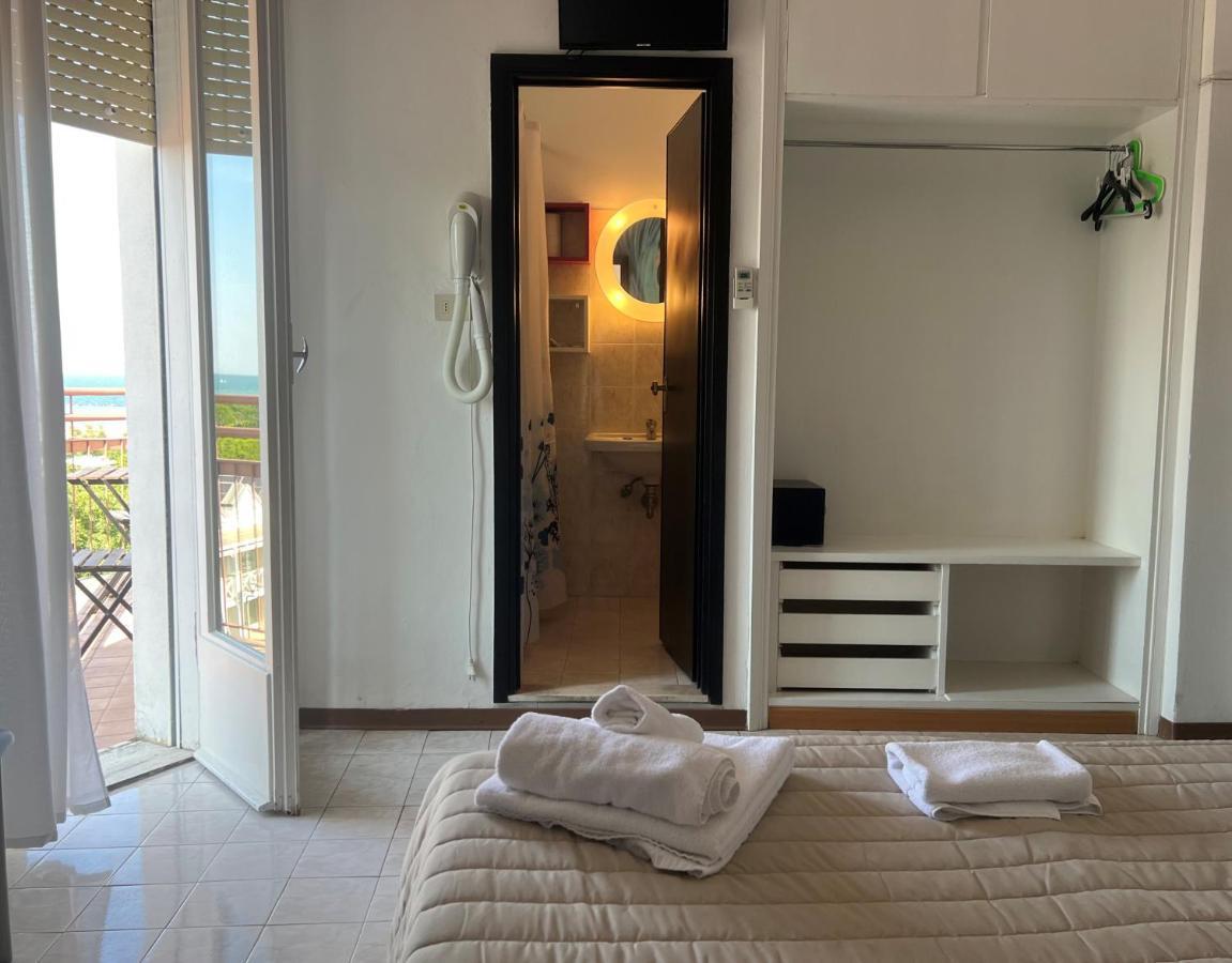 X Hotel Punta Marina Extérieur photo